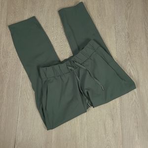 Lululemon On The Fly Pant Dark Forest Size 2
